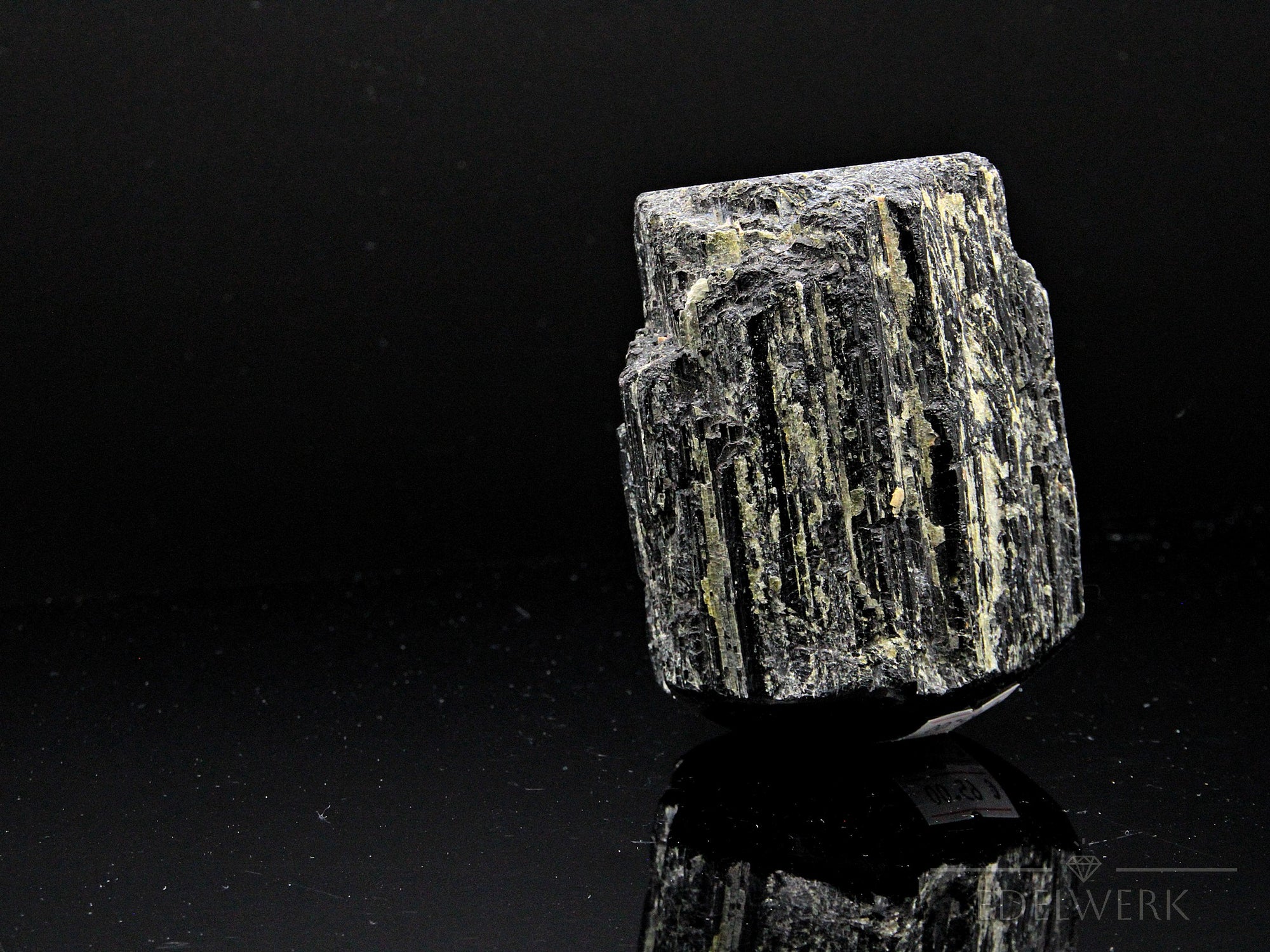 Schwarzer Turmalin – Unikat Nr. 2 – ca. 9.5cm – 930 g – Harmonische Raumwirkung (überliefert)