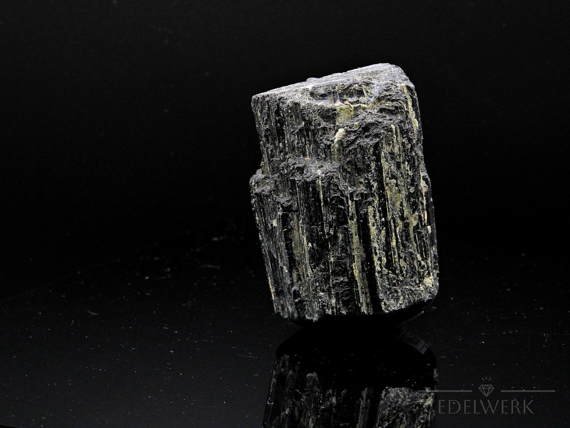 Schwarzer Turmalin – Unikat Nr. 2 – ca. 9.5cm – 930 g – Harmonische Raumwirkung (überliefert)