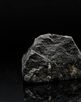 Strahlender Schwarzer Turmalin, Heilstein für spirituelle Energie, schwarze Kristalle.