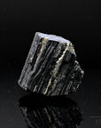 Natürlicher Schwarzer Turmalin, fördert meditative Energie, schwarze natürliche Form.