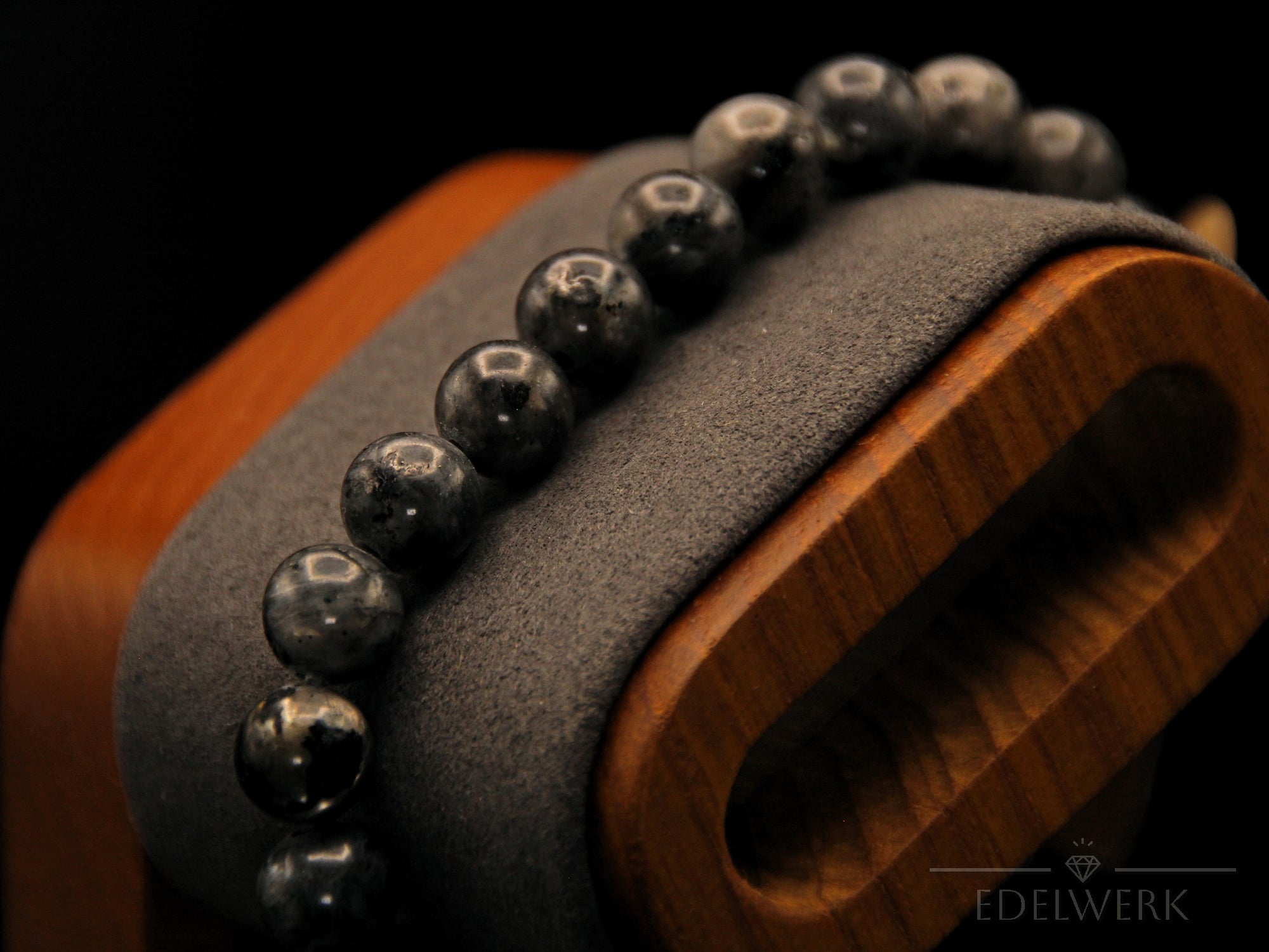 Spektrolith Armband – 8 mm Perlen – Zeitloses Schmuckstück