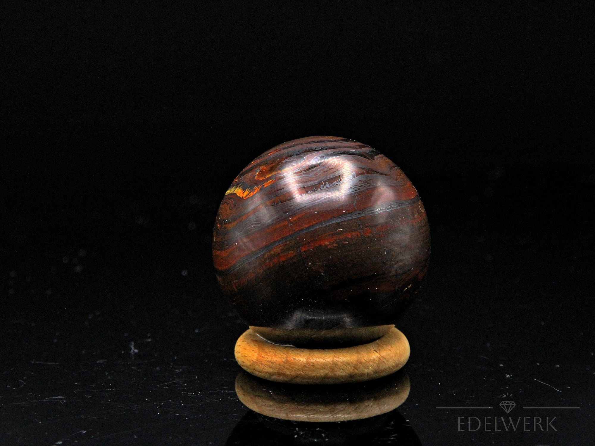 Tigeraugen Kugel Planet, Heilstein für klare Intuition, gold-braune Kugelstruktur.