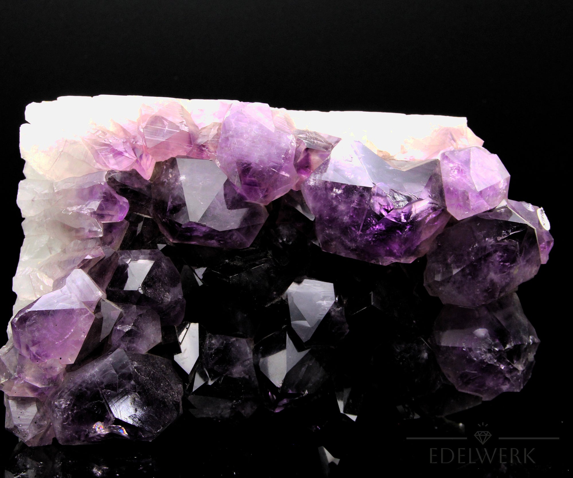Amethyst Kristall Tiefviolett
