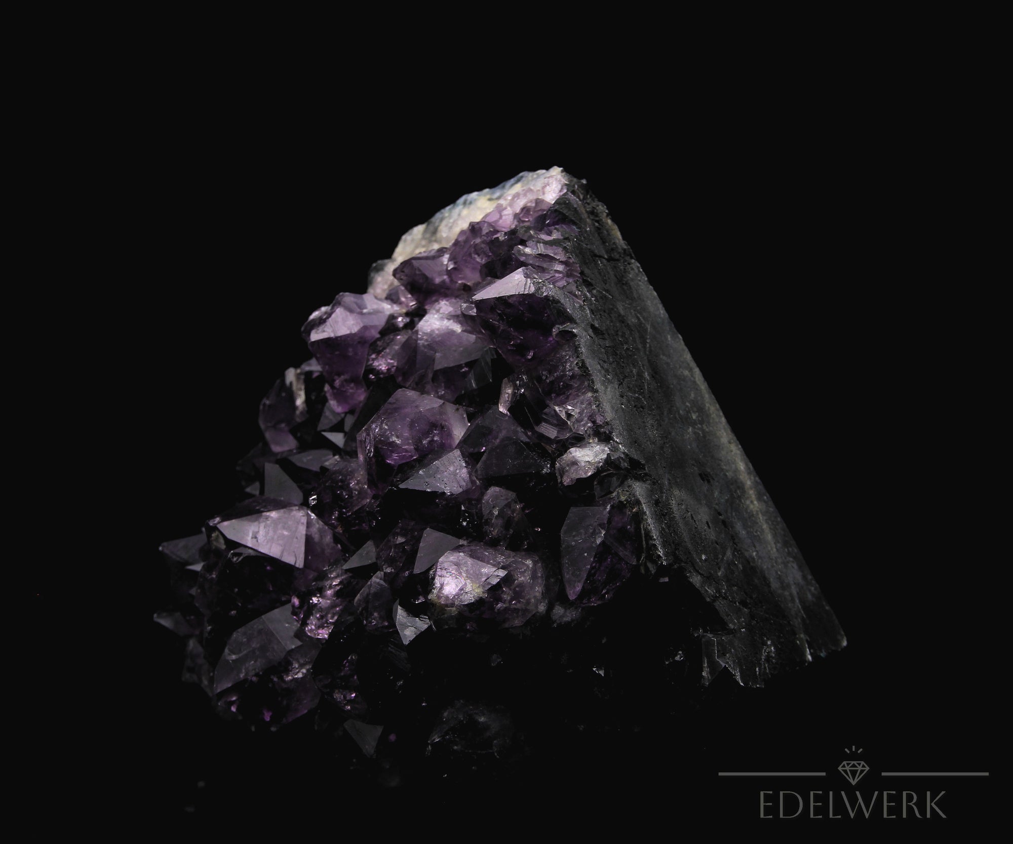 Amethyst Kristall Tiefviolett