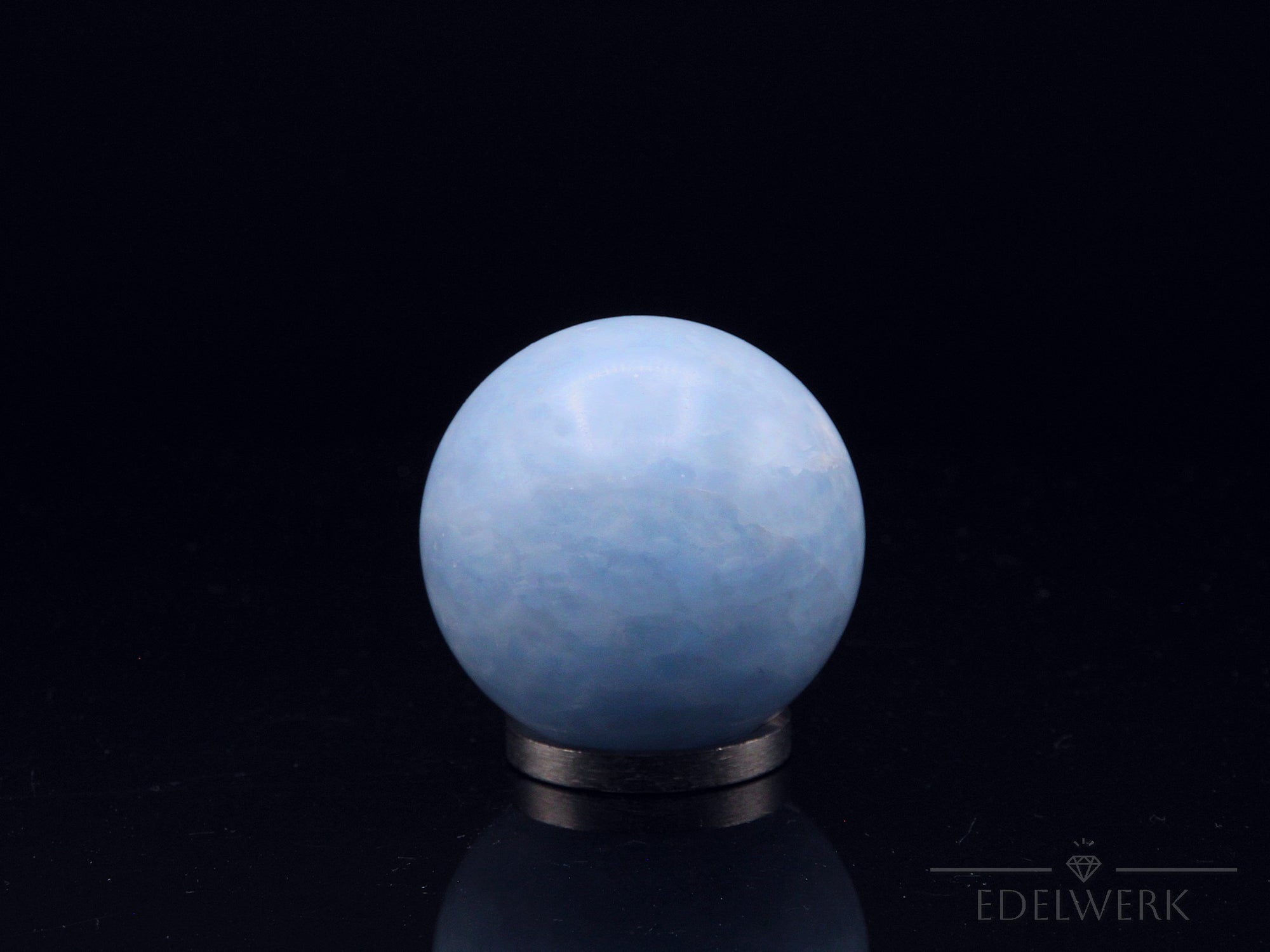 Strahlender Blauer Calcit, Heilstein für meditative Klarheit, blaue Struktur.