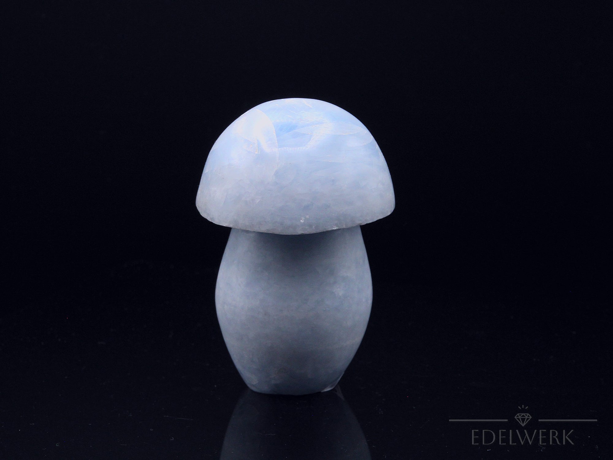 Natürlicher Blauer Calcit, Heilstein für meditative Kommunikation, ungeschliffene blaue Kristalle.