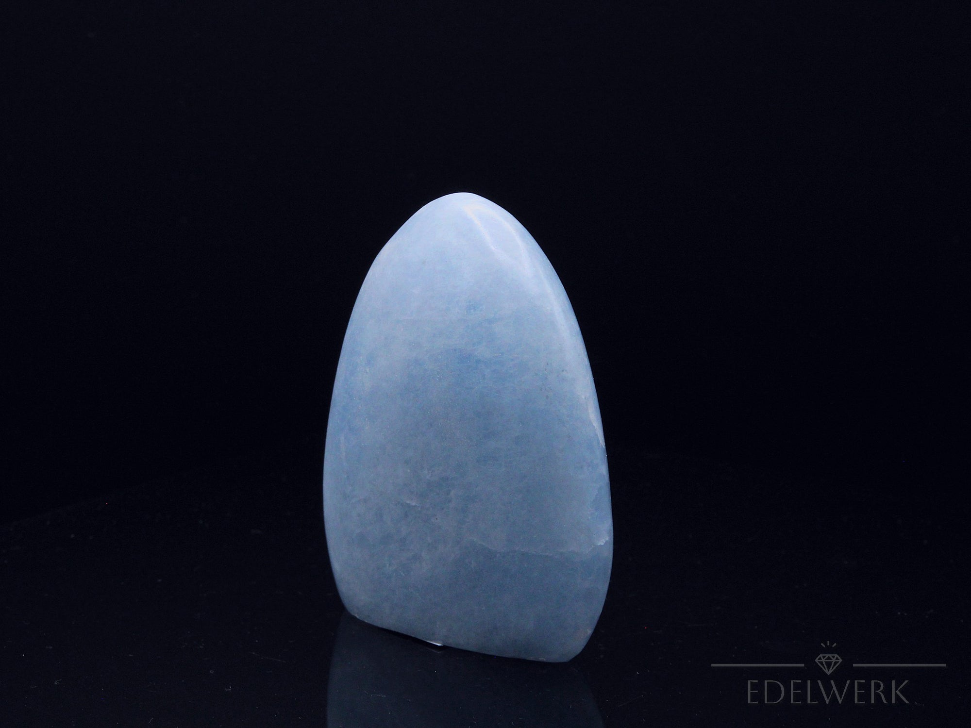Natürlicher Blauer Calcit, Heilstein für energetische Balance, ungeschliffene blaue Kristalle.
