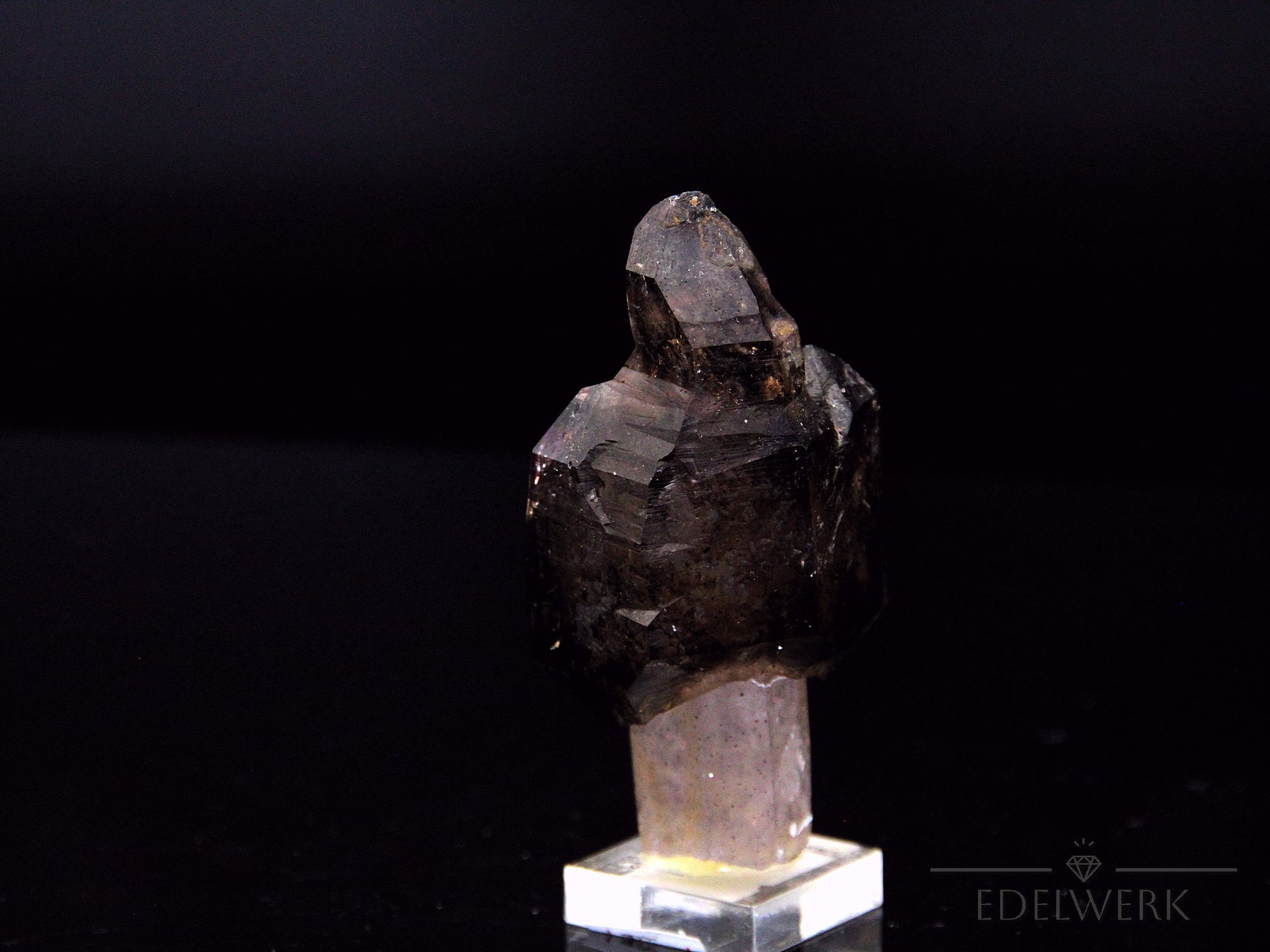 Natürlicher Brandbergamethyst, Heilstein für klare Energie, violette Kristalle.