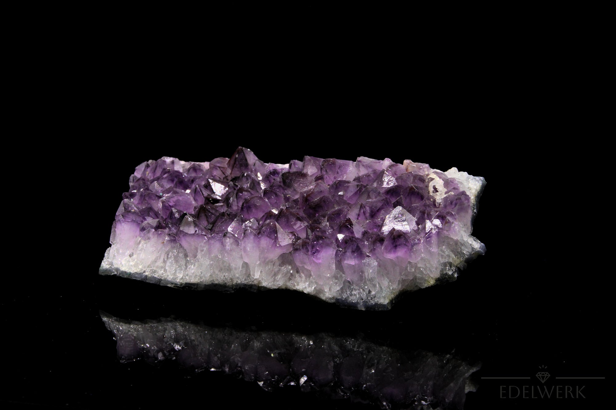 Amethyst Kristall Tiefviolett