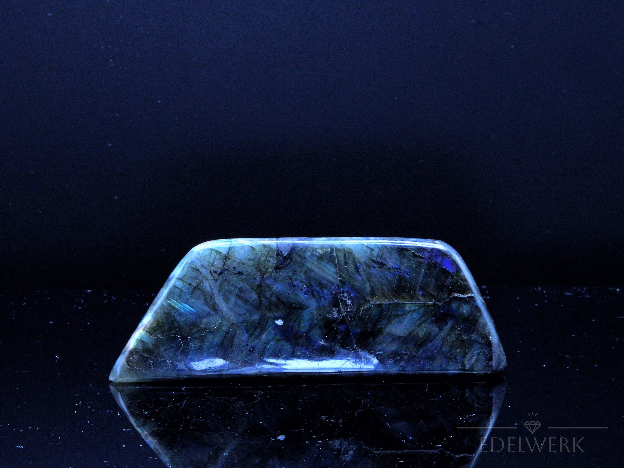 Labradorite Heilstein
