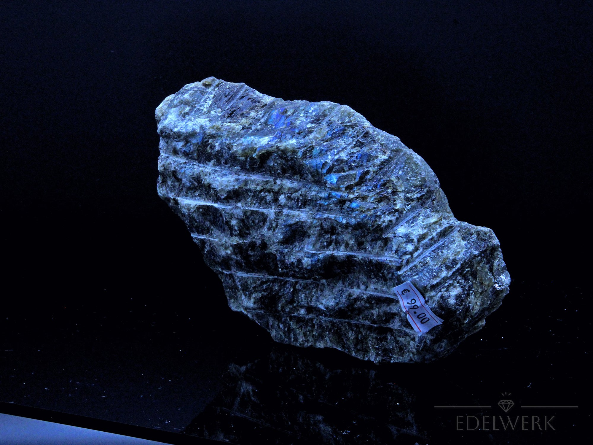Strahlender Labradorite, Heilstein für klare Harmonie, bunte Oberfläche.
