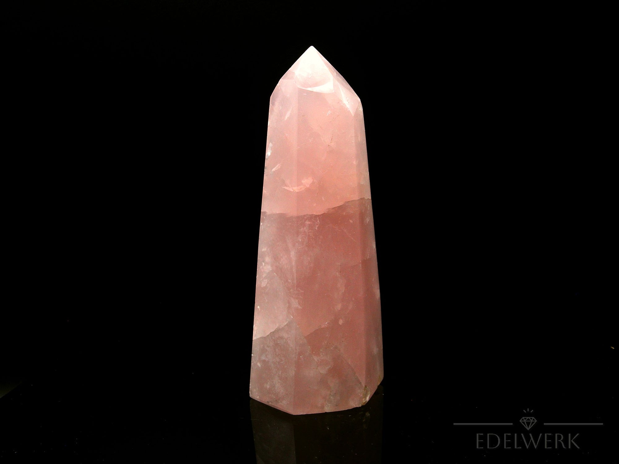 Strahlender Rosenquarz, Heilstein für meditative Klarheit, rosa Struktur.