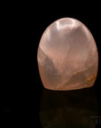 Strahlender Rosenquarz, fördert meditative Harmonie, rosa natürliche Struktur.