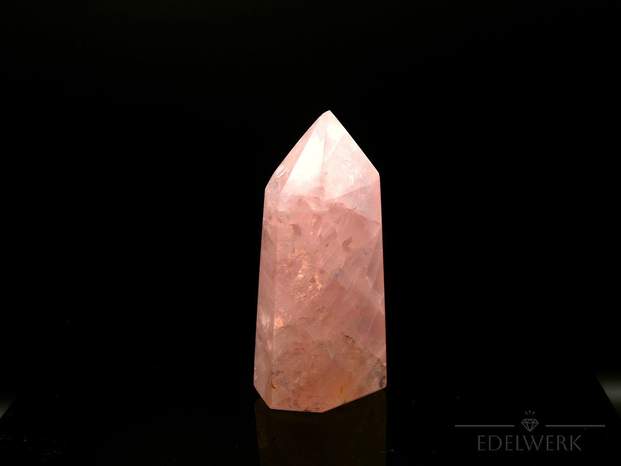Rosenquarz Heilstein, fördert energetische Liebe, rosa natürliche Struktur.