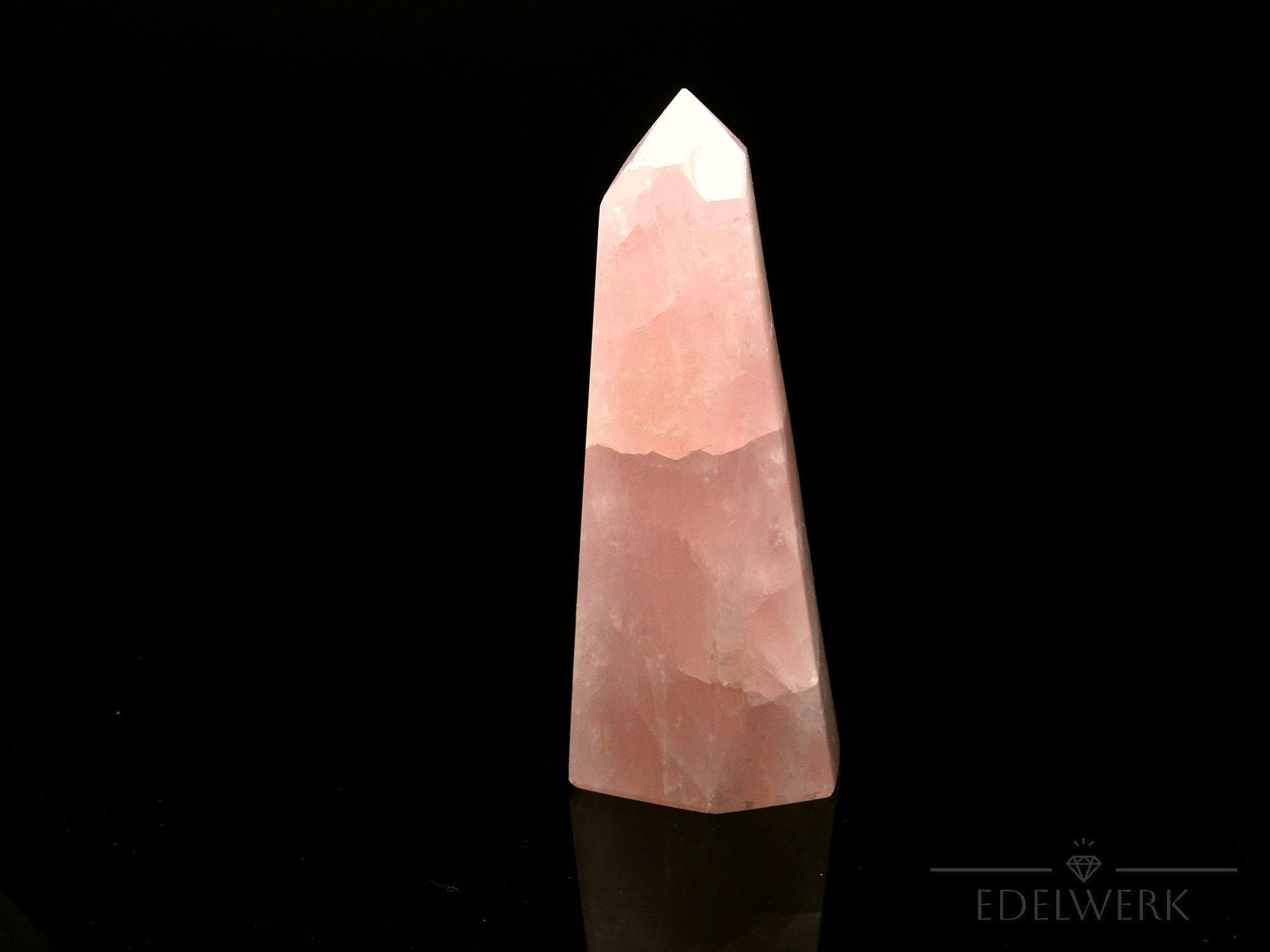 Strahlender Rosenquarz, Heilstein für innere Balance, rosa Oberfläche.